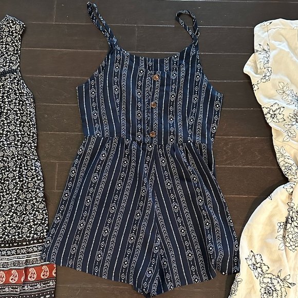 Beach Rompers/Dresses - Picture 3 of 7